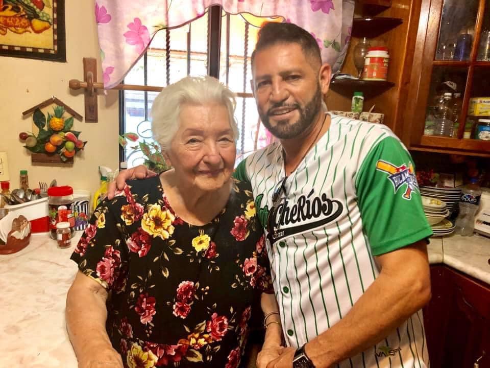 De la música al beisbol; Pancho Barraza se pondrá la casaca de Agrocheríos en la Clemente