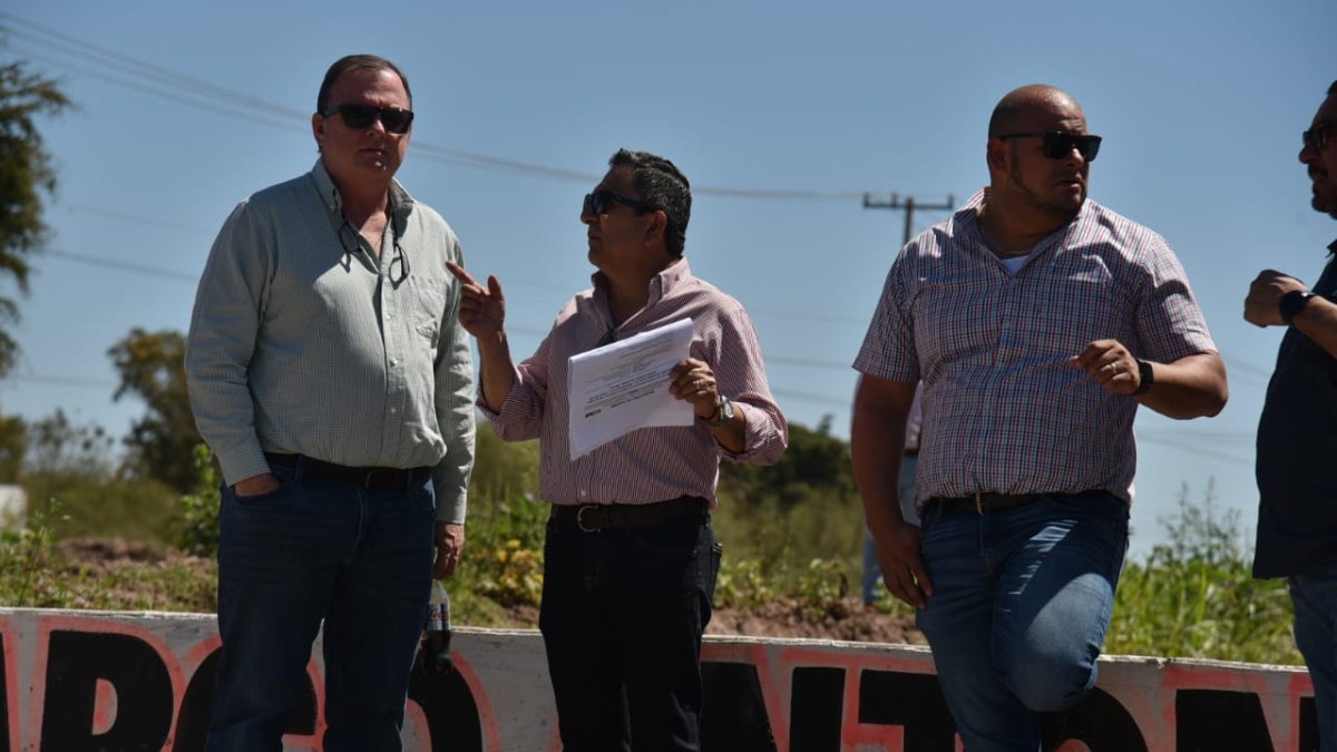 Emprenden labores para dictaminar qué causó daño estructural en el puente vehicular en Los Mochis