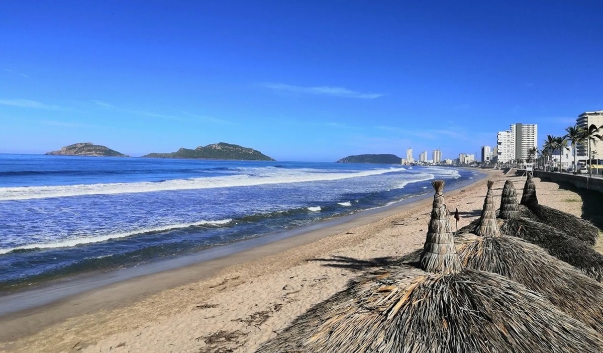 Protección Civil lanza recomendaciones para turistas que visiten las playas de Mazatlán