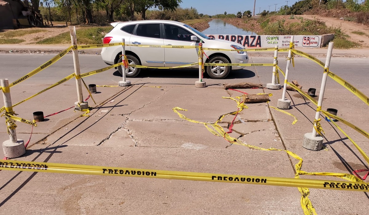 Puente construido en gobierno de Chapman en Ahome se desmorona; Protección Civil delimita la zona