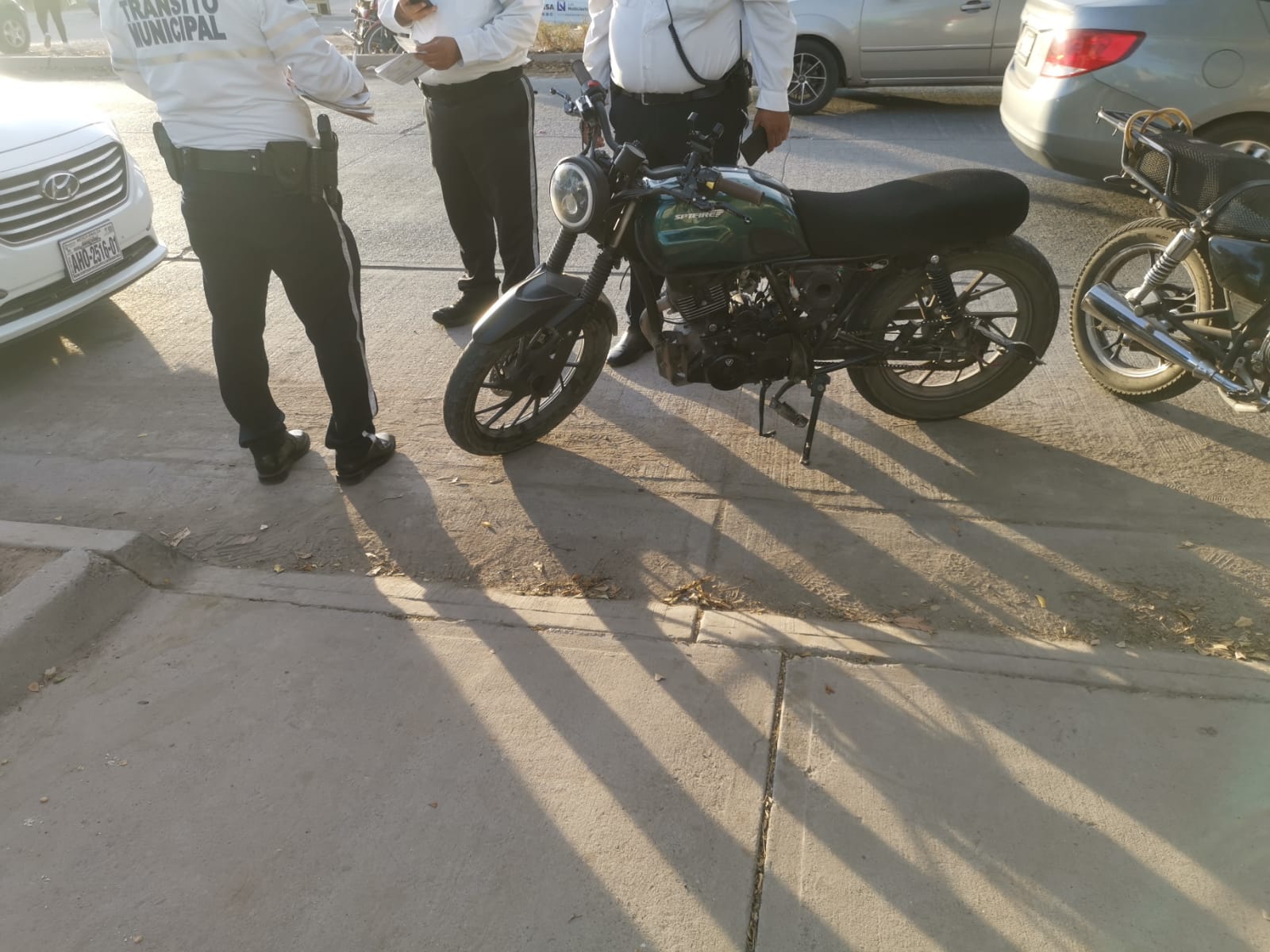 Repartidor de aplicación móvil sufre accidente al oriente de Los Mochis