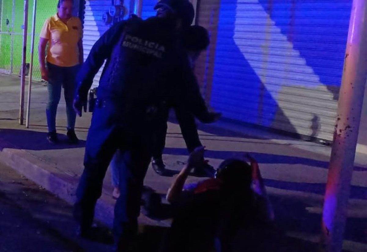 Repartidor de pizza atropella a un peatón en Guasave y lo manda al hospital