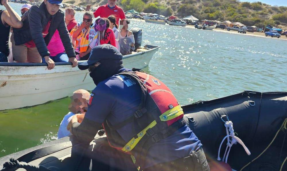 Rescata Dirección de Seguridad Ciudadana a turista que cayó de una lancha en el Medano Blanco, Angostura
