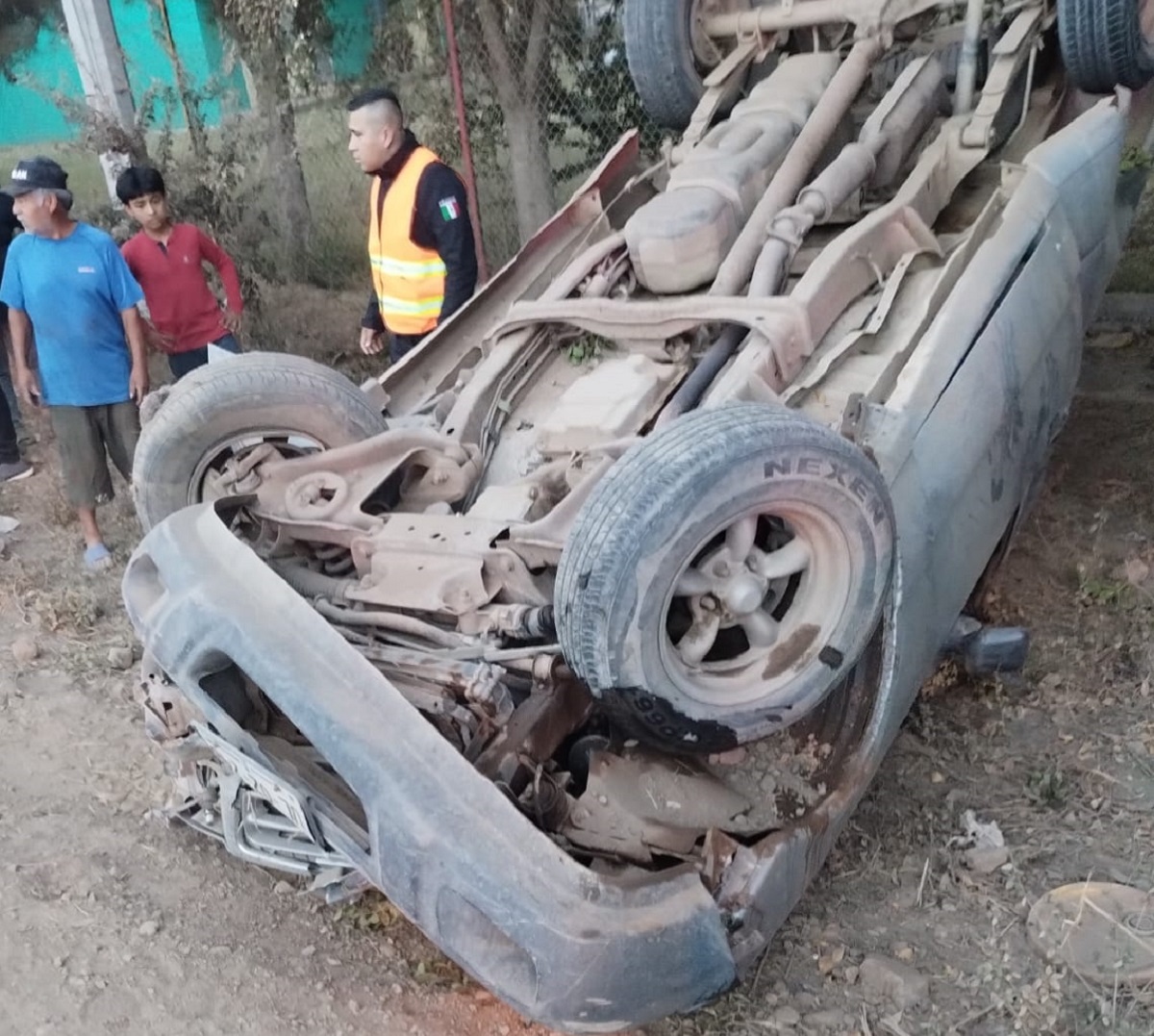 Un lesionado y miles de pesos en daños deja accidente en Cuitabon, Guasave