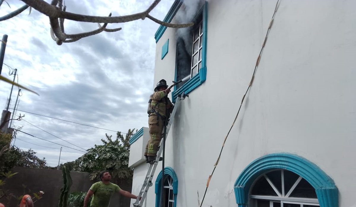 Se incendia domicilio en la comunidad de Rojo Gómez, en Guasave