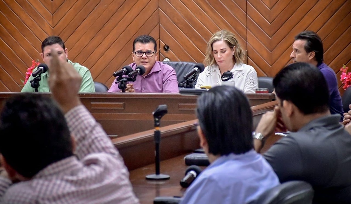 Alcalde se reúne con transportistas y hoteleros para mejorar convivencia entre turistas y mazatlecos