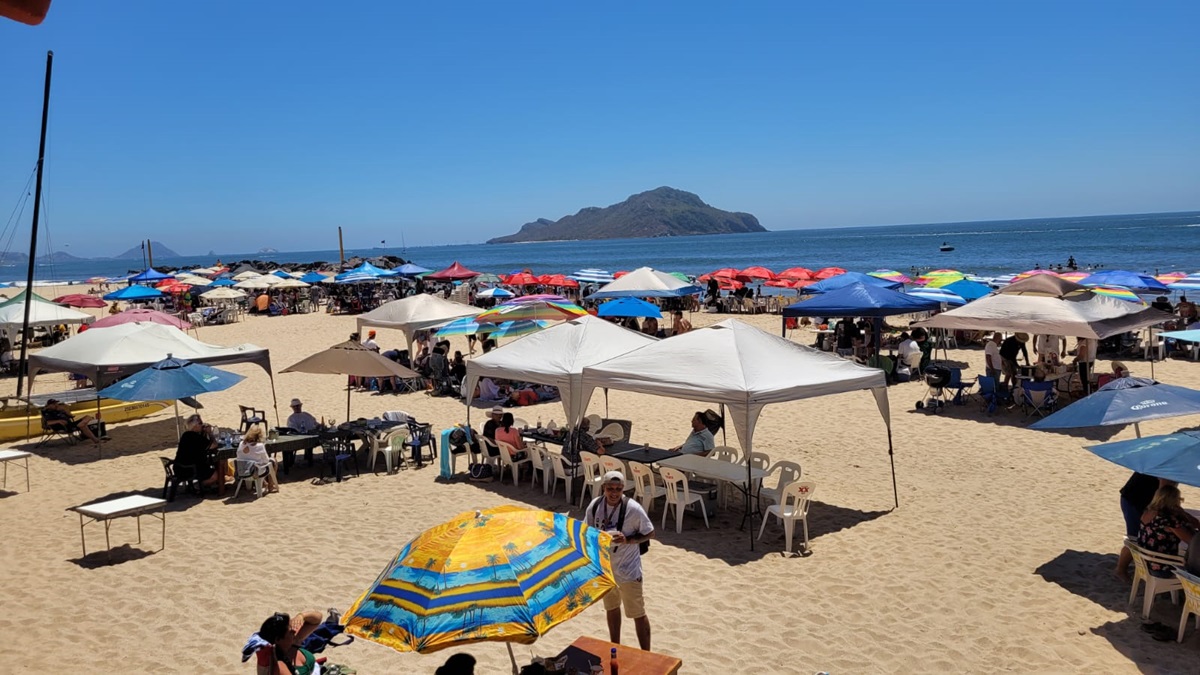 Mazatlán registra hasta 100 mil bañistas durante los primeros días de Semana Santa 2024