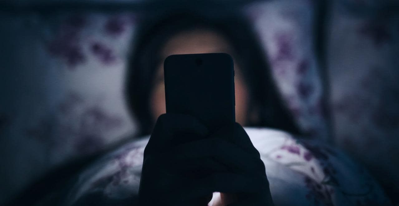 ¿Problemas para dormir? Podría ser a causa del ‘vamping’