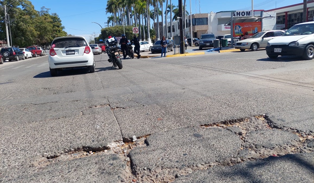 Lluvias agravan el deterioro de carreteras; sector transportista pide atención urgente