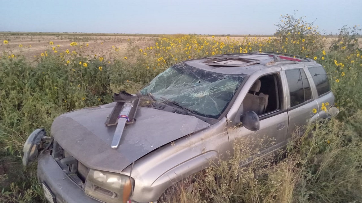 Volcadura en Guasave deja a una mujer y un menor lesionados