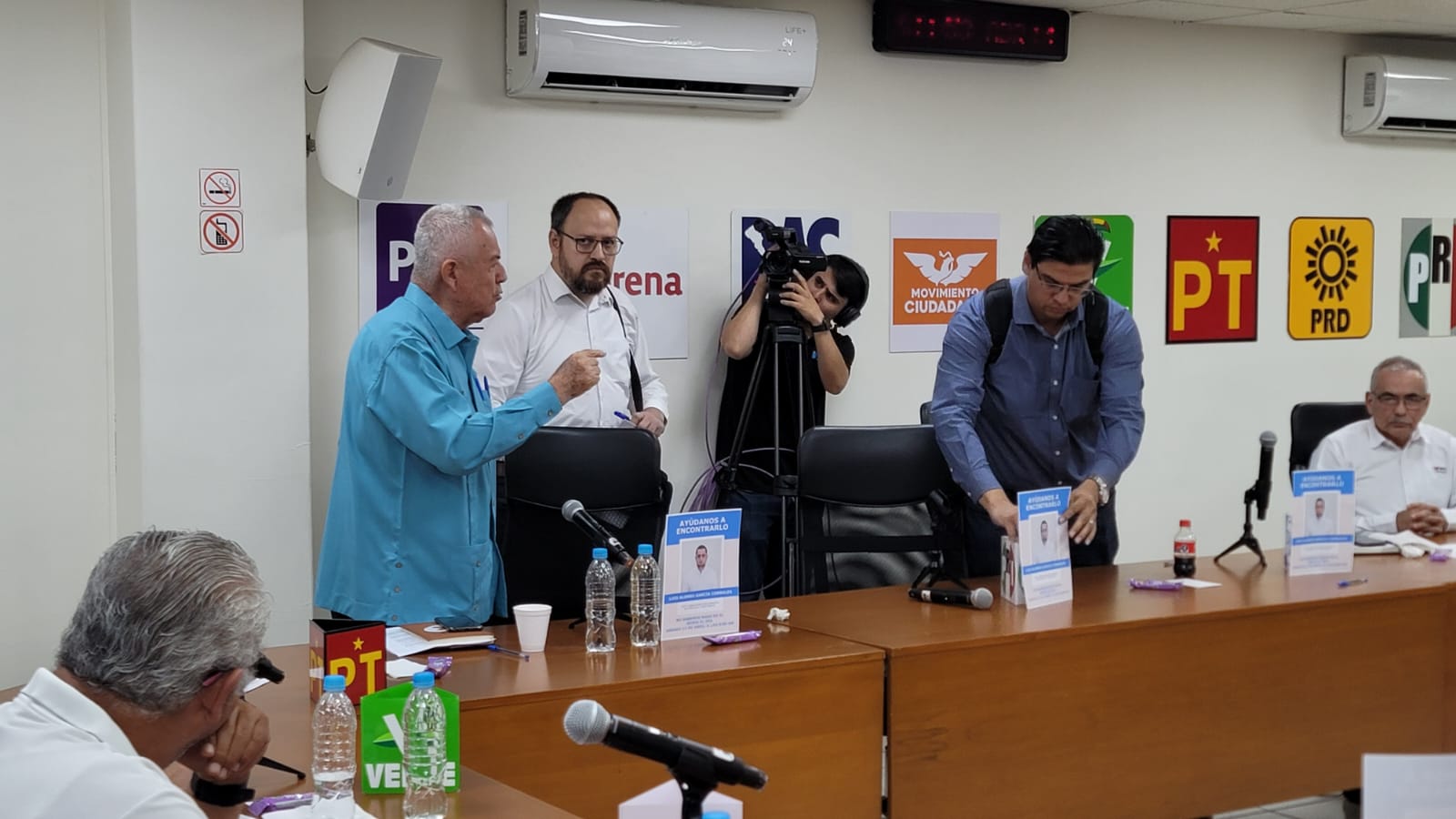 Representantes del PAS, PAN, PRI y PRD abandonan sesión del IEES, ante desaparición de Luis Alfonso García