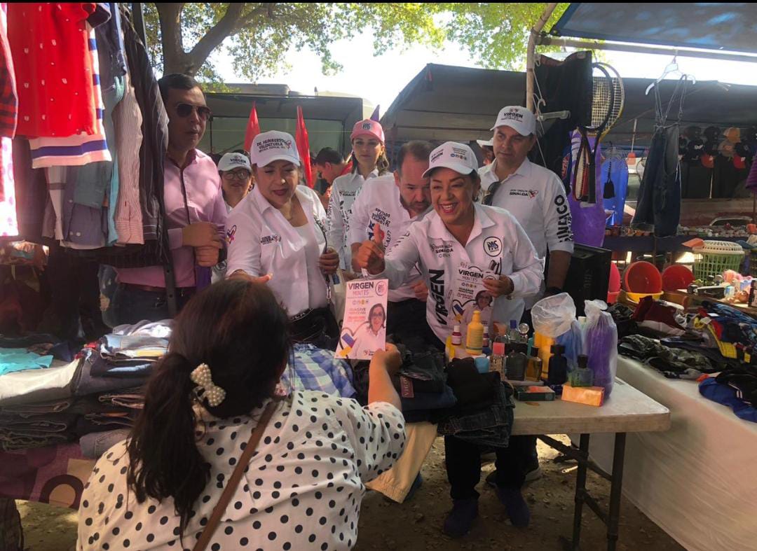 ¡Se juntaron! Porras y candidatos se fueron al tianguis en Guasave