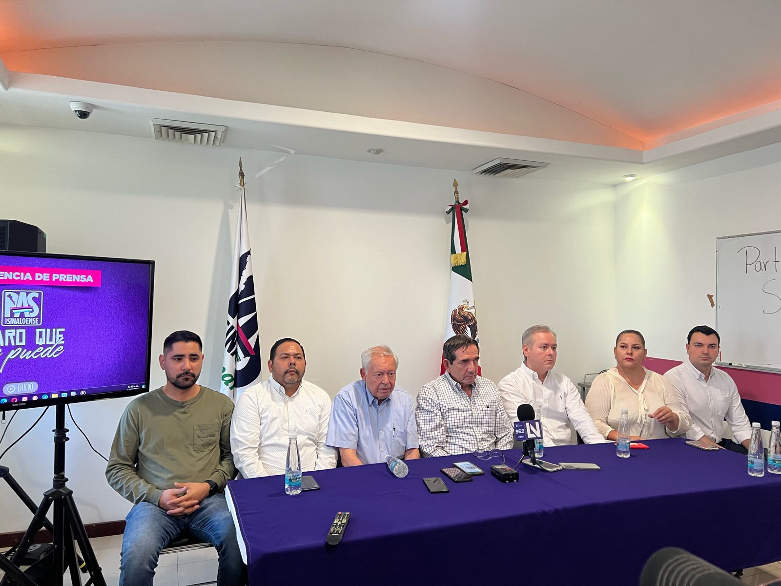 Revela Cuén video de patrulla que detiene auto de candidato del PAS desaparecido y su amigo