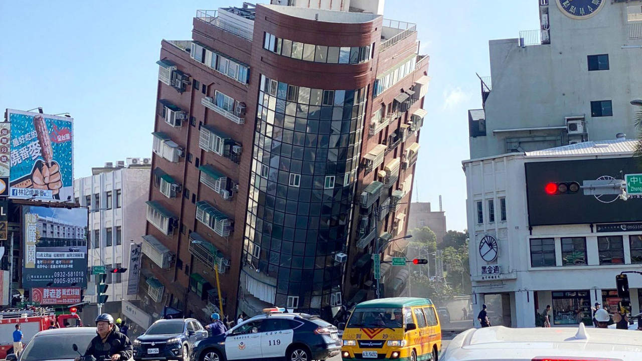 Video | ¡Les salva la vida! Así alertó un perrito a su familia del sismo en Taiwán