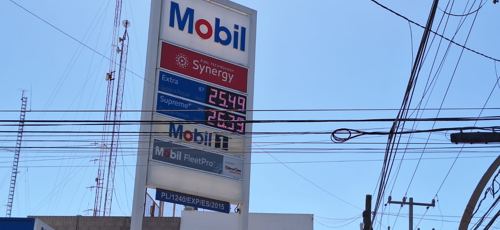“Ni el dinero alcanza para pagar más, ni la gasolina rinde para dar tantas vueltas”: Automovilistas de Los Mochis