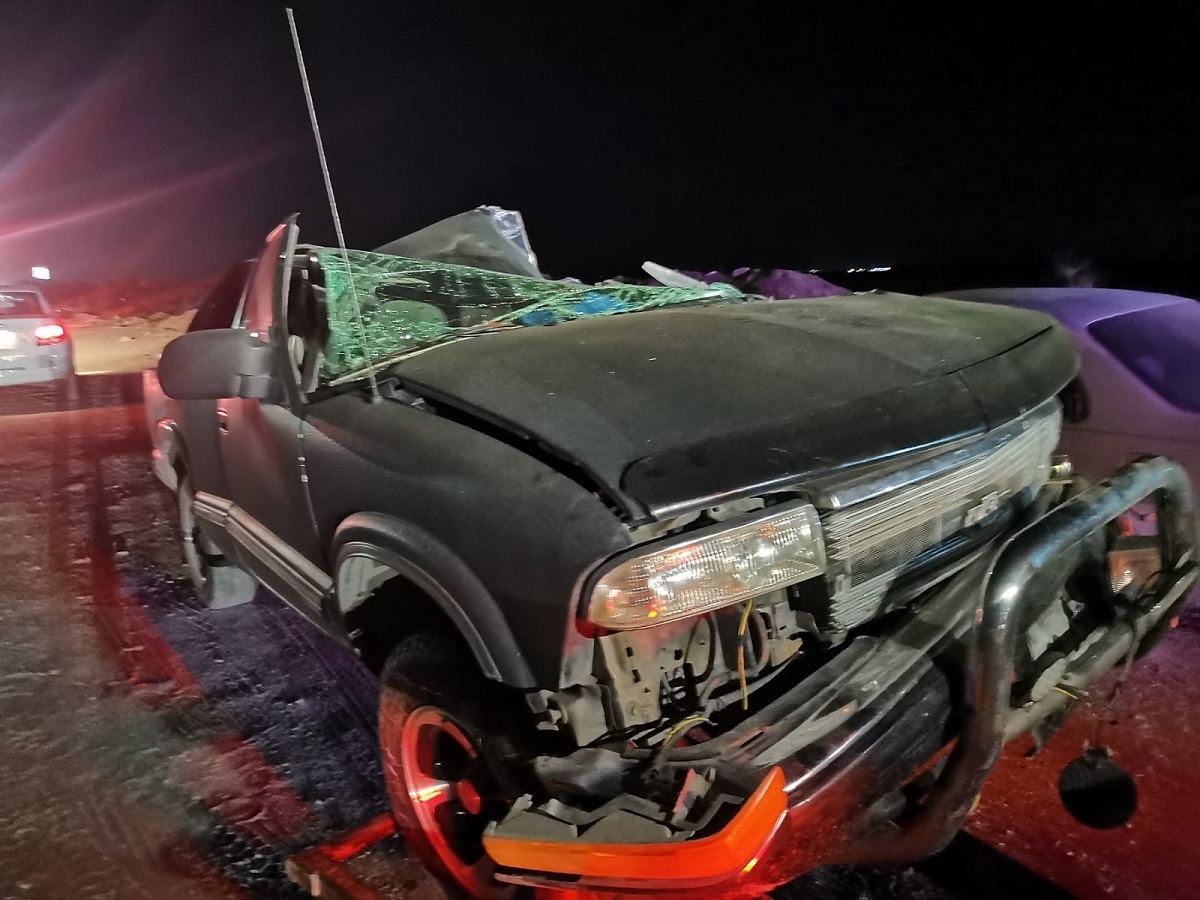 Conductor vive para contarlo tras accidente sobre carretera Libramiento Oriente en Los Mochis