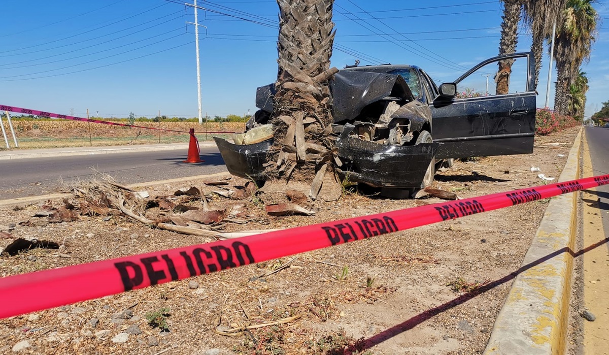 Choque en Los Mochis deja a adulta mayor sin vida y madre e hija lesionadas