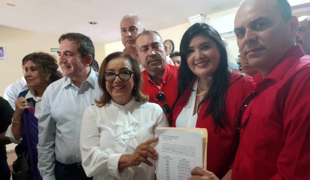 Arropada por Fuerza y Corazón por Sinaloa, se registra Alba Montes como candidata a alcaldía de Guasave