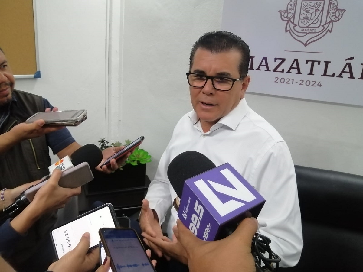 Lanza llamado alcalde de Mazatlán a funcionarios para no hacer campaña porque serán denunciados