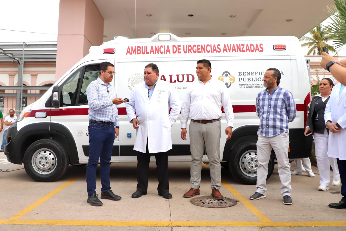 Entrega SSA ambulancia urgencias avanzadas al Hospital Civil de Culiacán