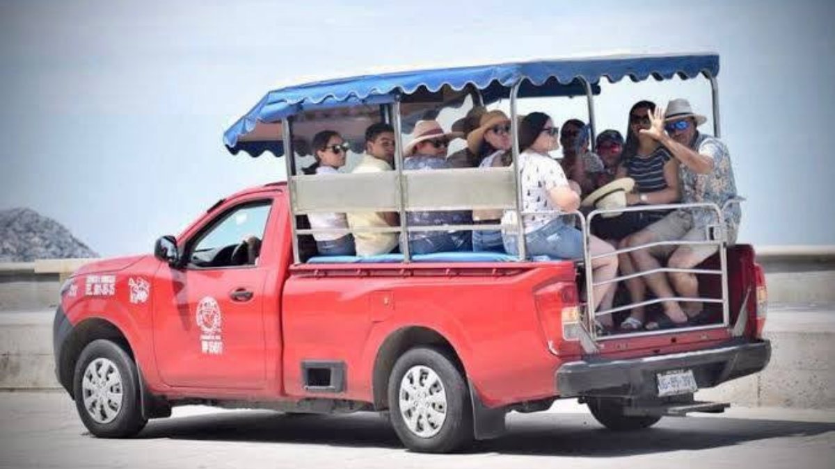 Vialidad multa a aurigueros que cargaban exceso de pasaje durante Semana Santa