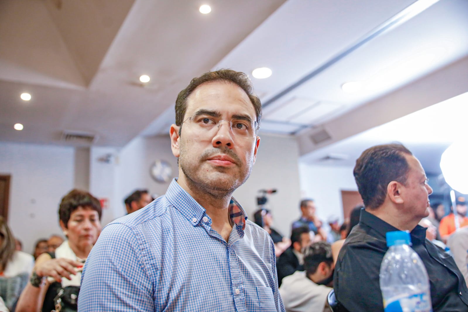 Bernardino Antelo solicita licencia al Congreso del Estado, por asuntos personales; entra Lauro Gallardo