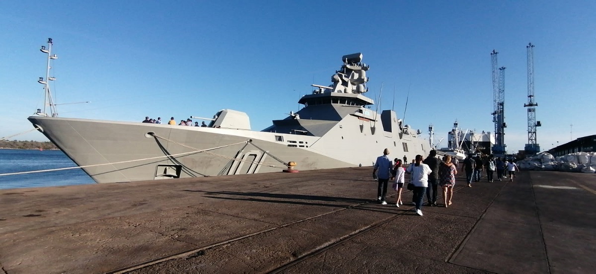 Se fue el Buque Oceánica Benito Juárez, pero dejó sorprendido a niños y adultos mazatlecos