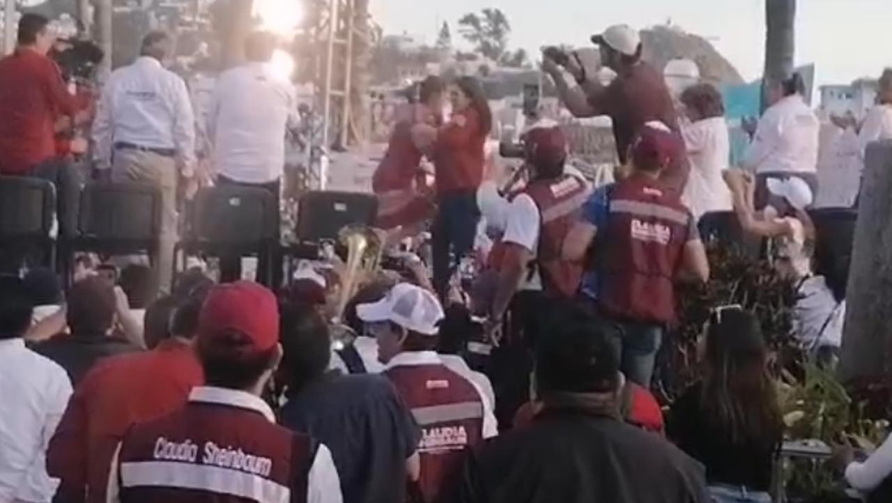 (VIDEO) Sheinbaum sufre caída mientras bailaba durante mitin en Mazatlán, Sinaloa