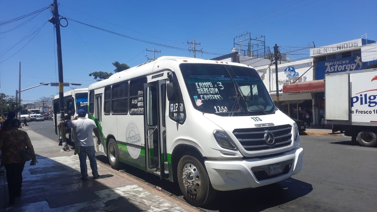 No hay camiones urbanos, usuarios tienen que caminar largos trayectos a sus trabajos y escuelas en Los Mochis
