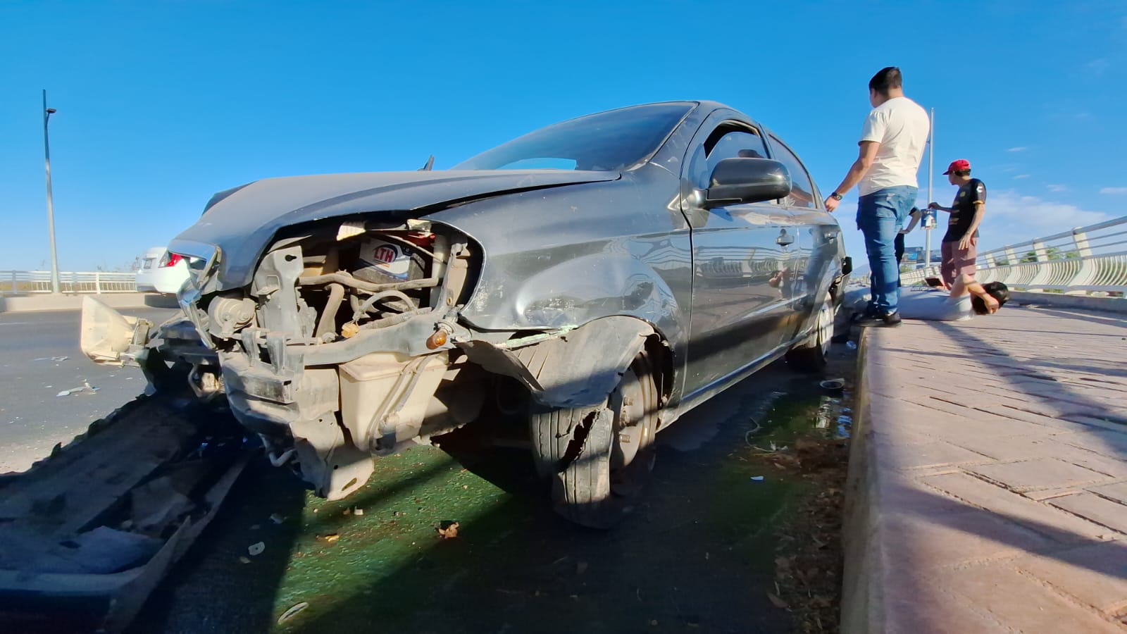 Carambola sobre el Arjona de Culiacán deja dos lesionados