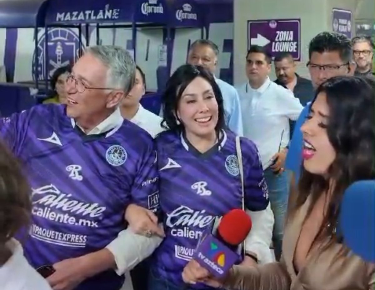 “Tiene pulmón eh”: Sorprende al Tío Richie esta joven en Mazatlán con poderosa voz
