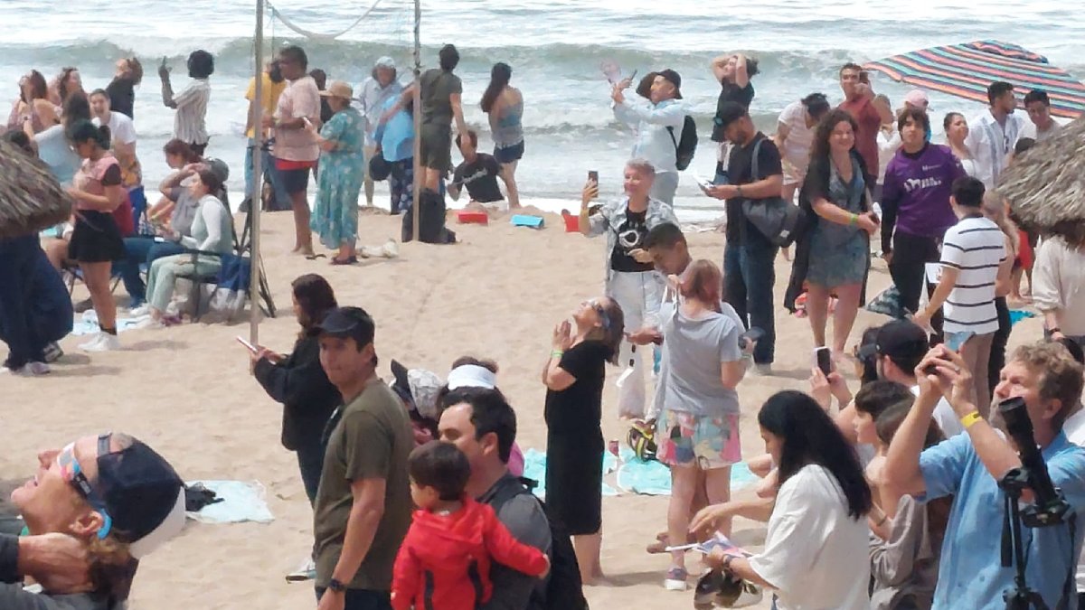 Al máximo vivieron los científicos de la NASA el Eclipse Solar en Mazatlán junto a cientos de turistas
