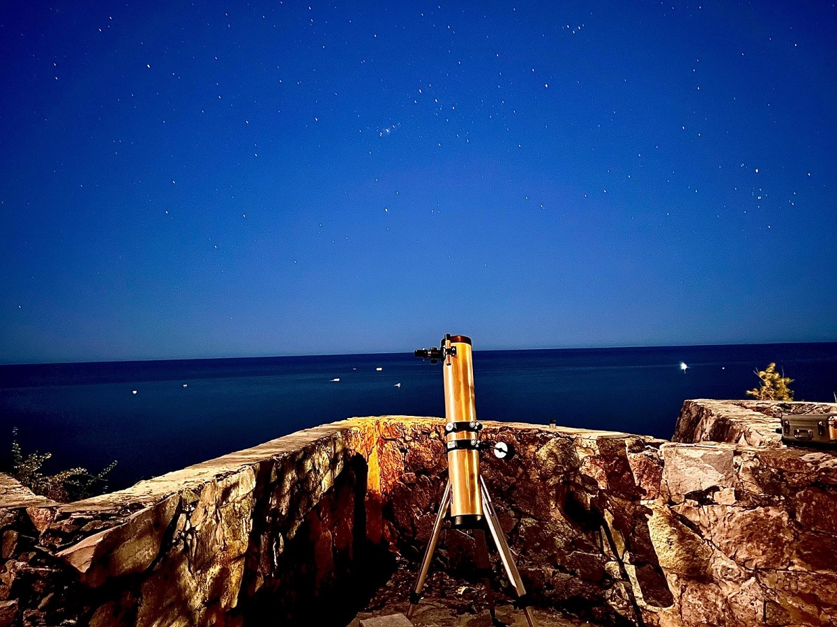 Pide un deseo; frente a las tres islas de Mazatlán logran captar el cometa Diablo
