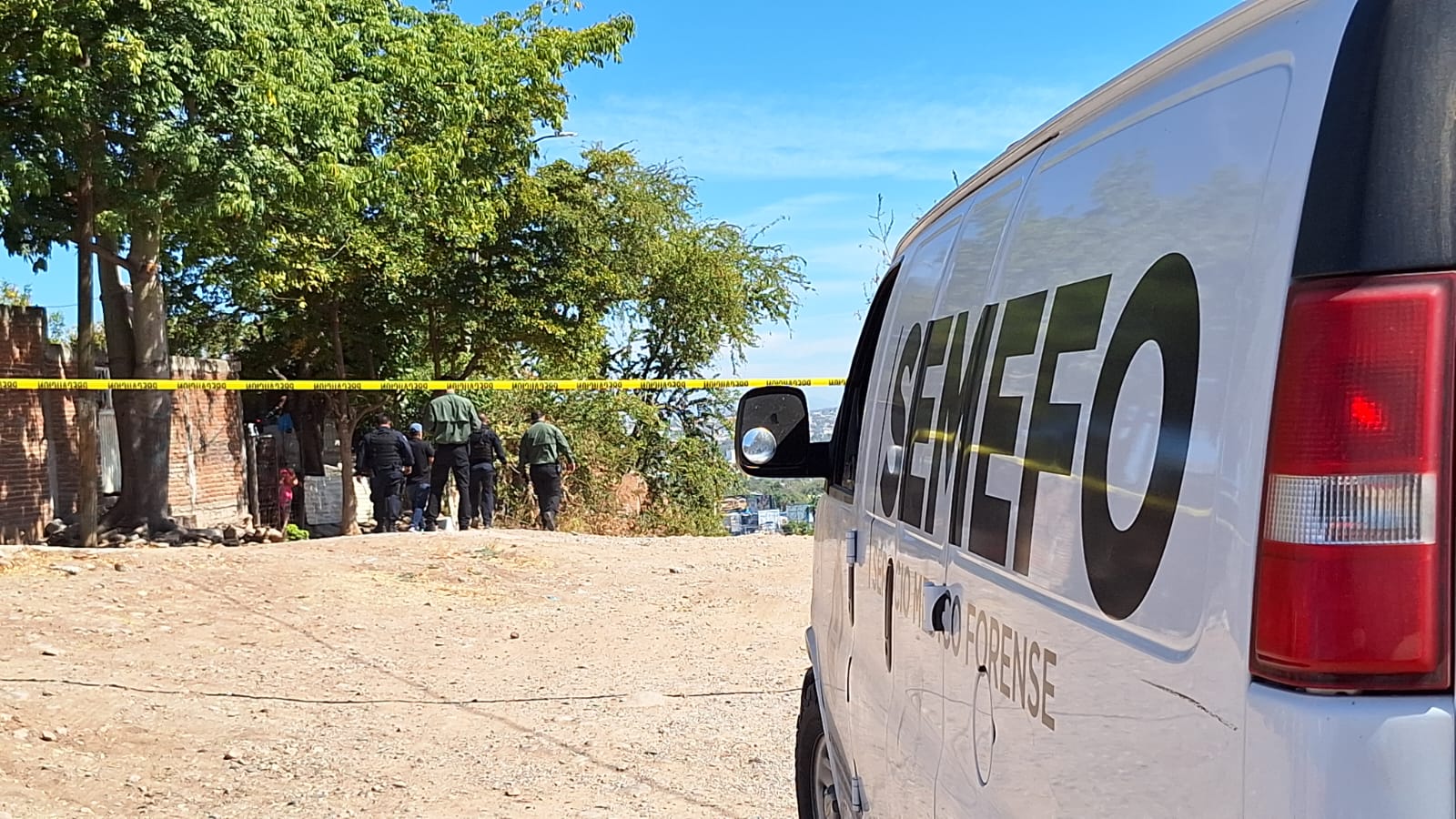 Con impactos de bala y quemado encuentran asesinado a un hombre en Culiacán