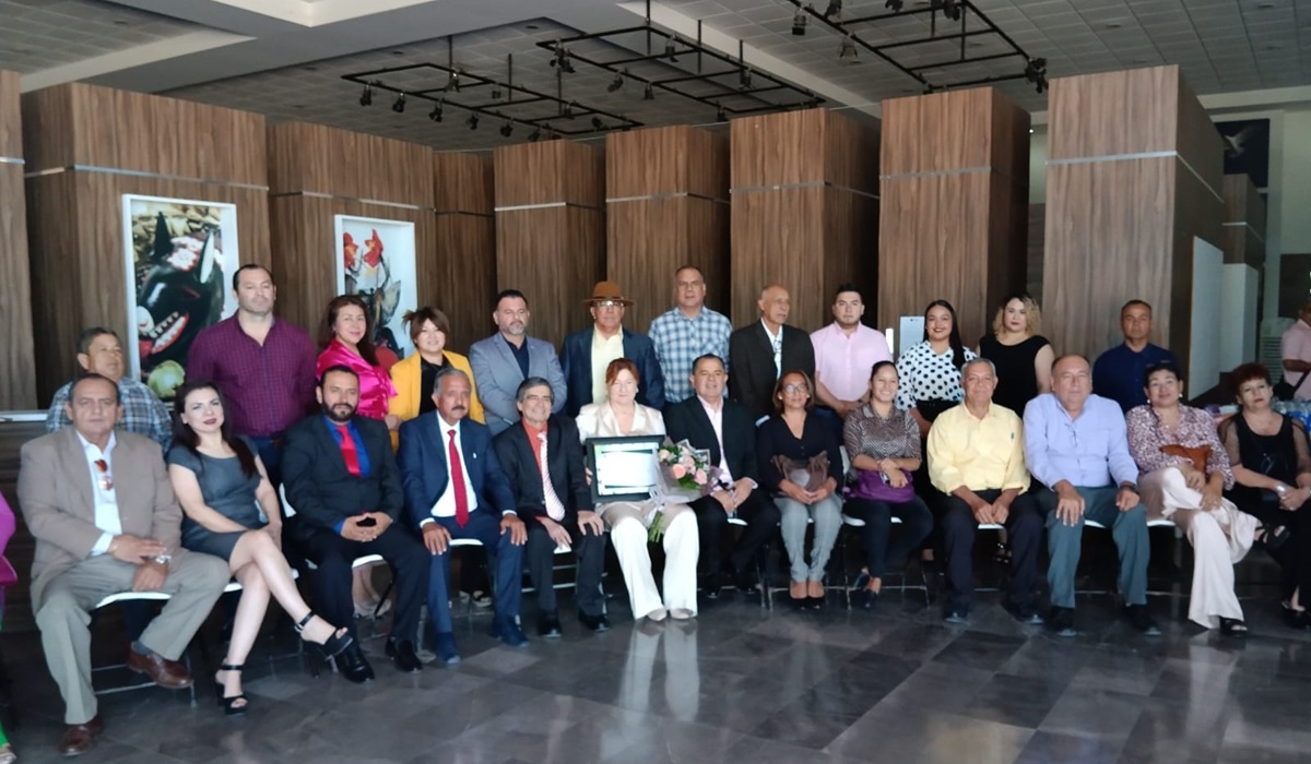 Conforman en Guasave el colegio de abogados “Lic. Abel Meza Sandoval”, rinden homenaje en su honor