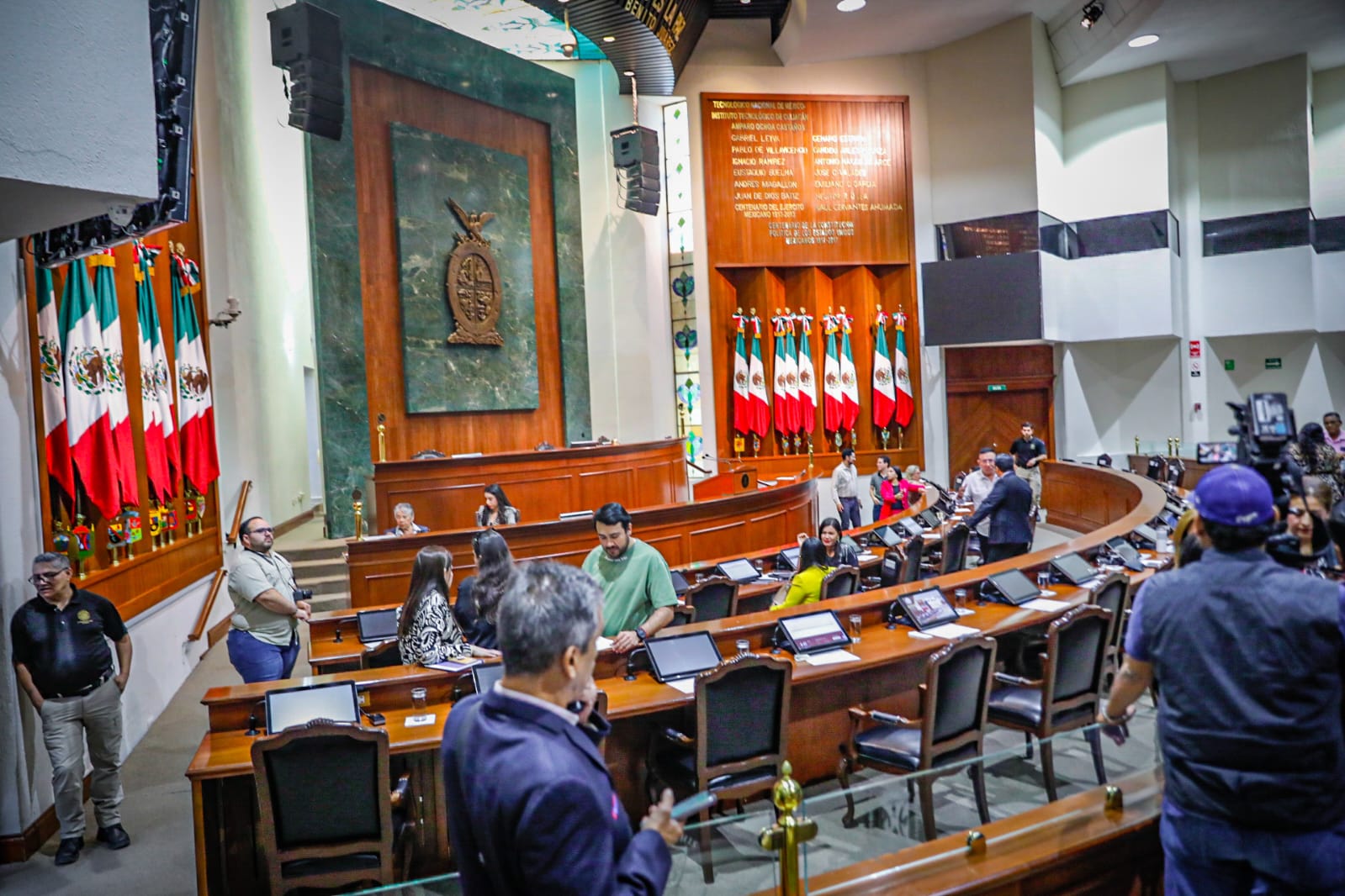 Se reincorpora el diputado José Manuel Luque Rojas, después de haber solicitado licencia
