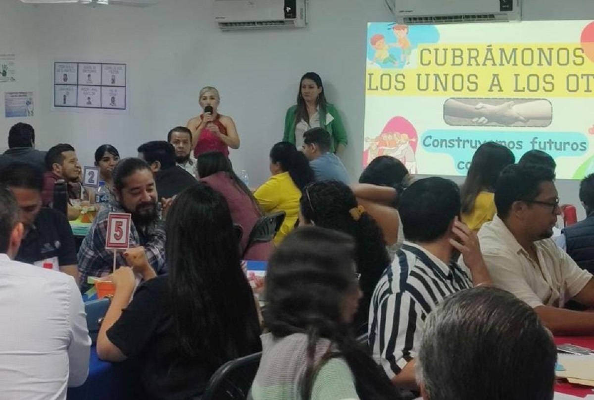 Maestros se capacitan para mejorar su función en el desarrollo de habilidades socioemocionales en niños