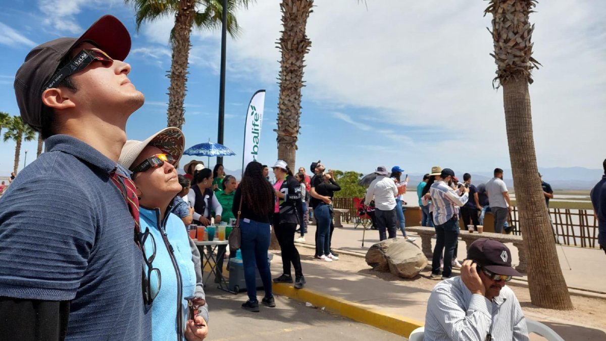 Admiran alvaradenses el eclipse solar desde la presa Eustaquio Buelna