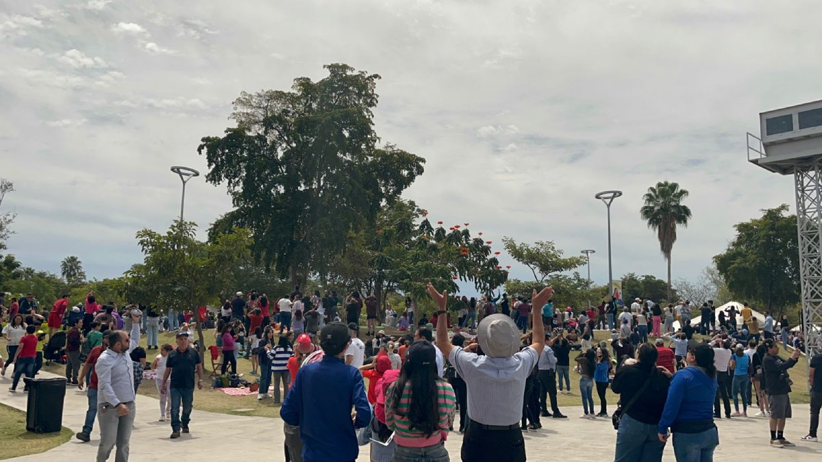 Con gran emoción, así vivieron el eclipse total solar en el Centro de Ciencias en Culiacán