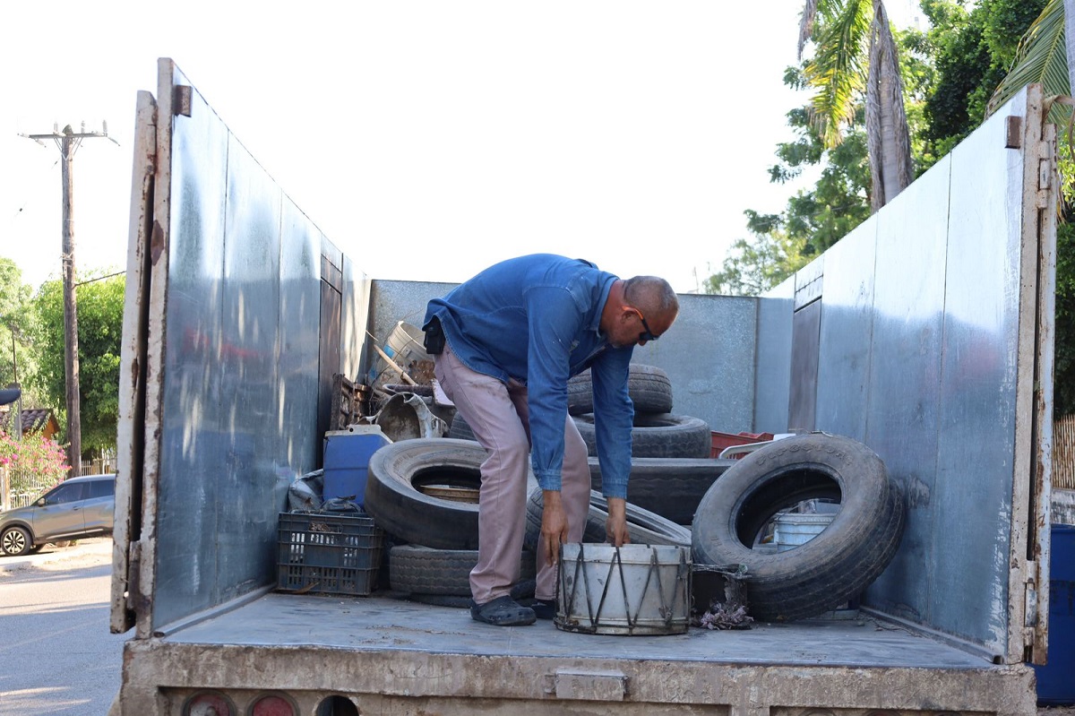 Continúa Ayuntamiento de Navolato con programa contra el dengue