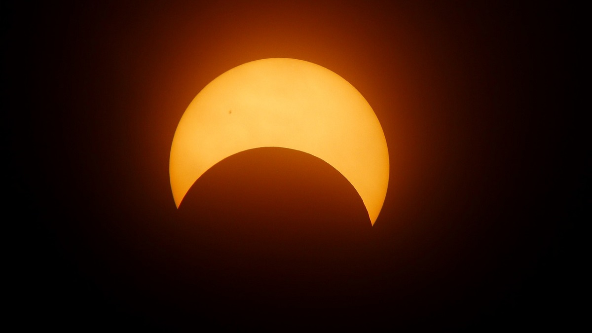 El eclipse no representa riesgos graves a la salud; “el día laboral no tendría por qué ser interrumpido”: CANACO