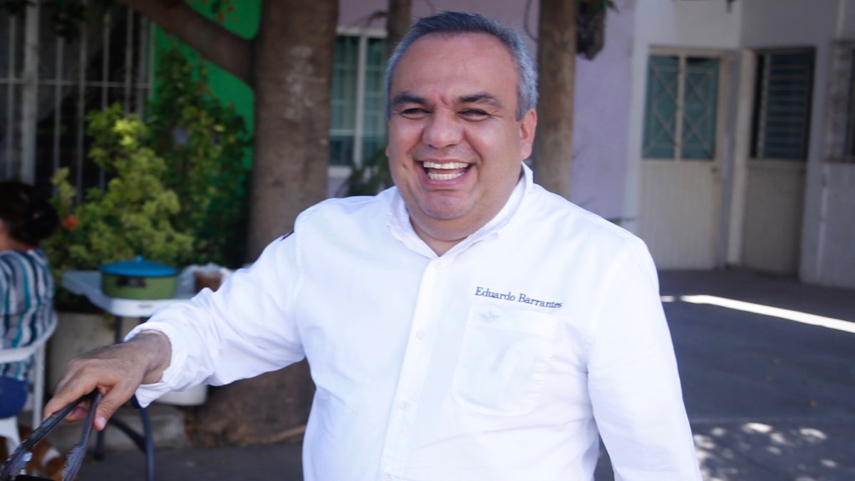 Denuncia Eduardo Barrantes que brigadas de Morena le están destruyendo su propaganda electoral