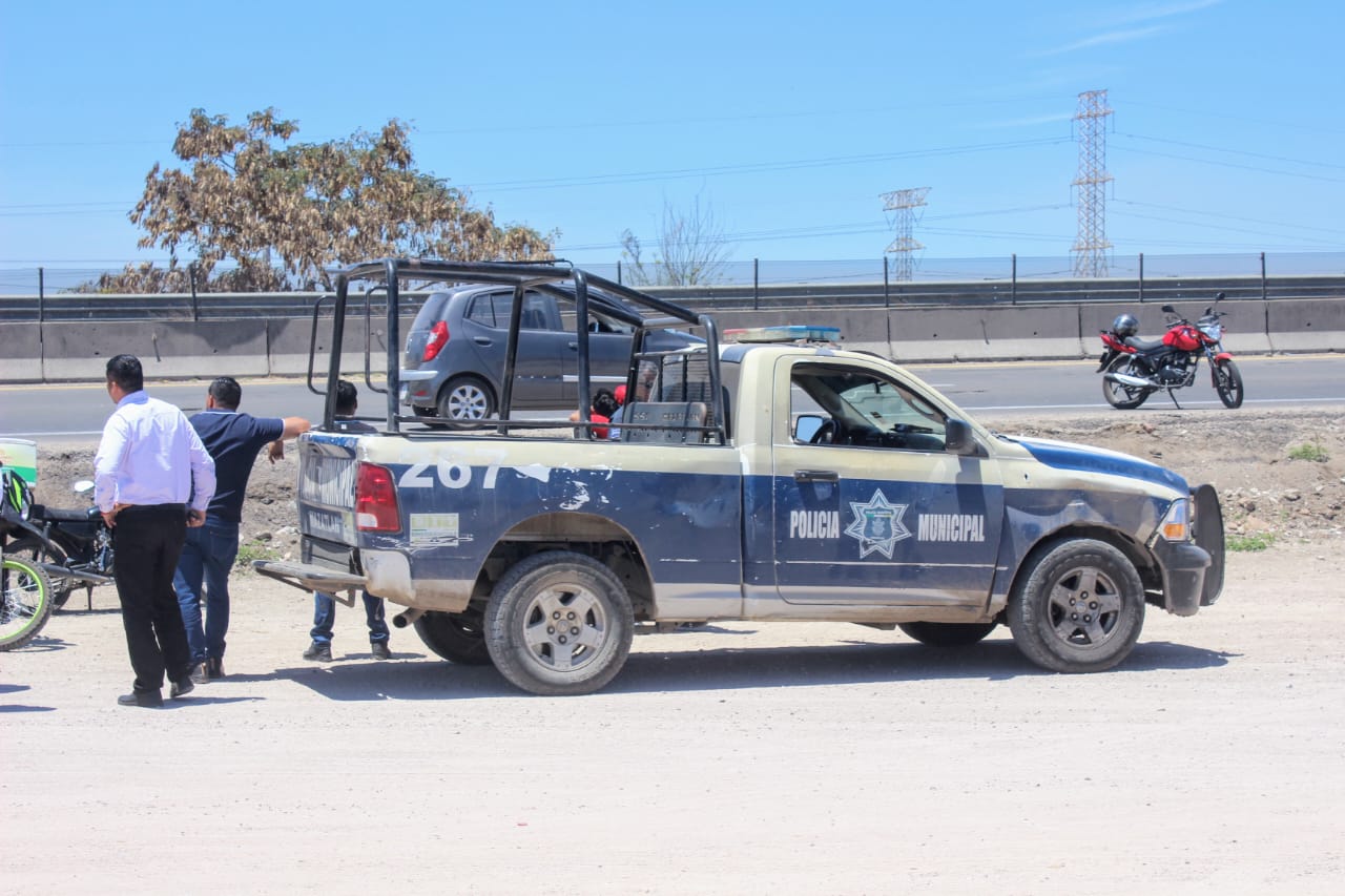 Ejecutan a balazos a joven frente a su madre al sur de Mazatlán