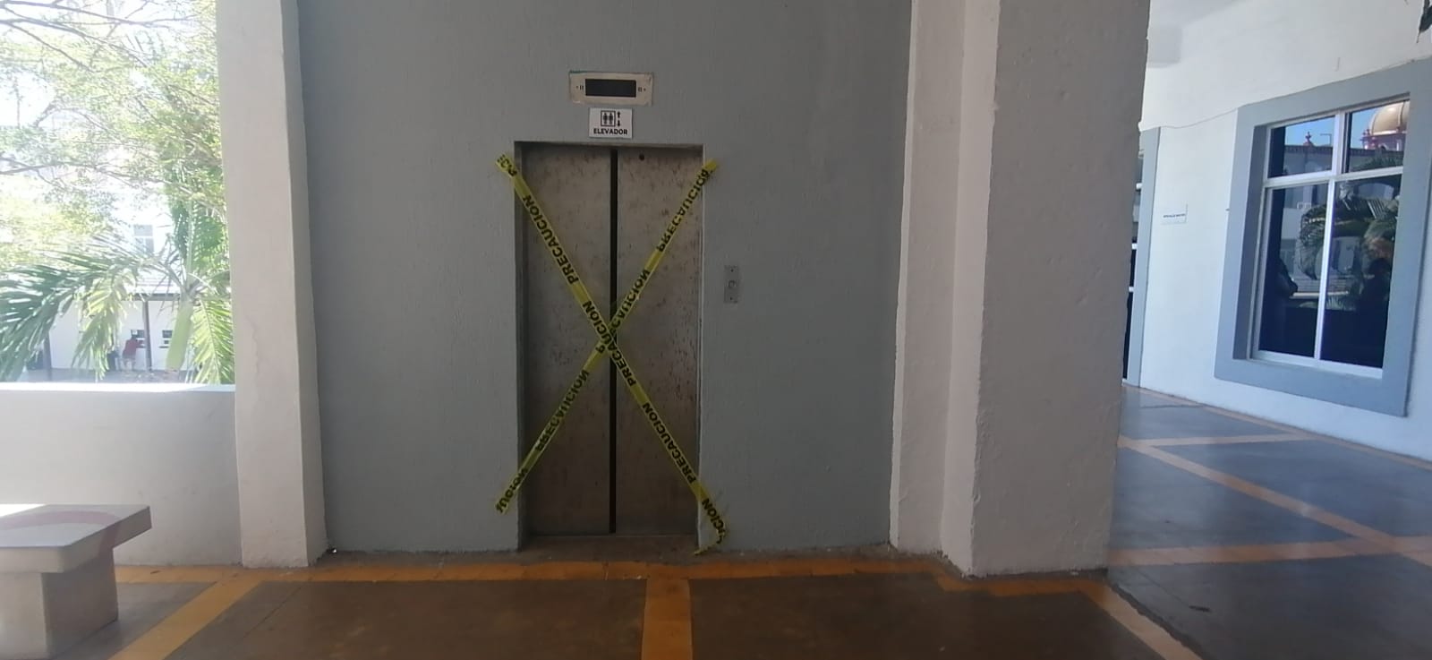 Elevador averiado en el Ayuntamiento de Mazatlán dificulta acceso a personas con discapacidad y adultos mayores