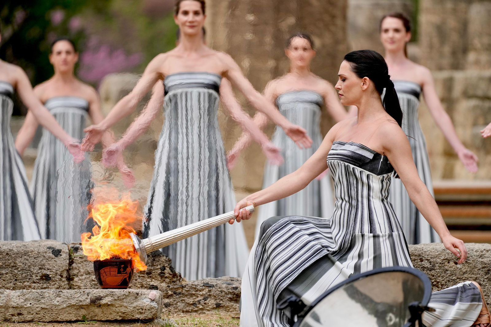 ¡Rumbo a París 2024! Encienden la llama olímpica en Grecia