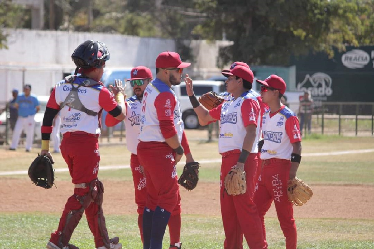 Gasolineros y Abarroteros abren la sexta jornada de la Chevron-Clemente Grijalva