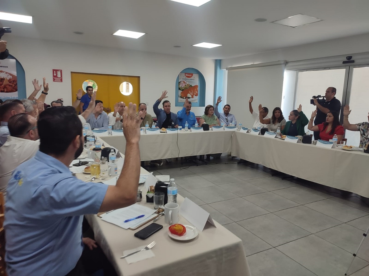 Reeligen a Erick Mandujano como presidente de la Canirac Mazatlán para el periodo 2024-2025