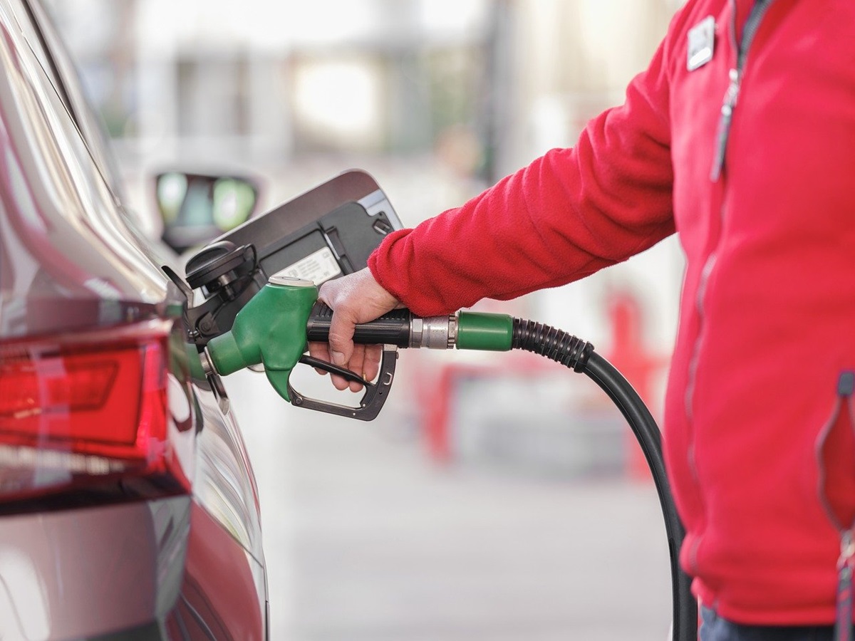 Entrando abril, así están los precios promedio de las gasolinas en México y Sinaloa