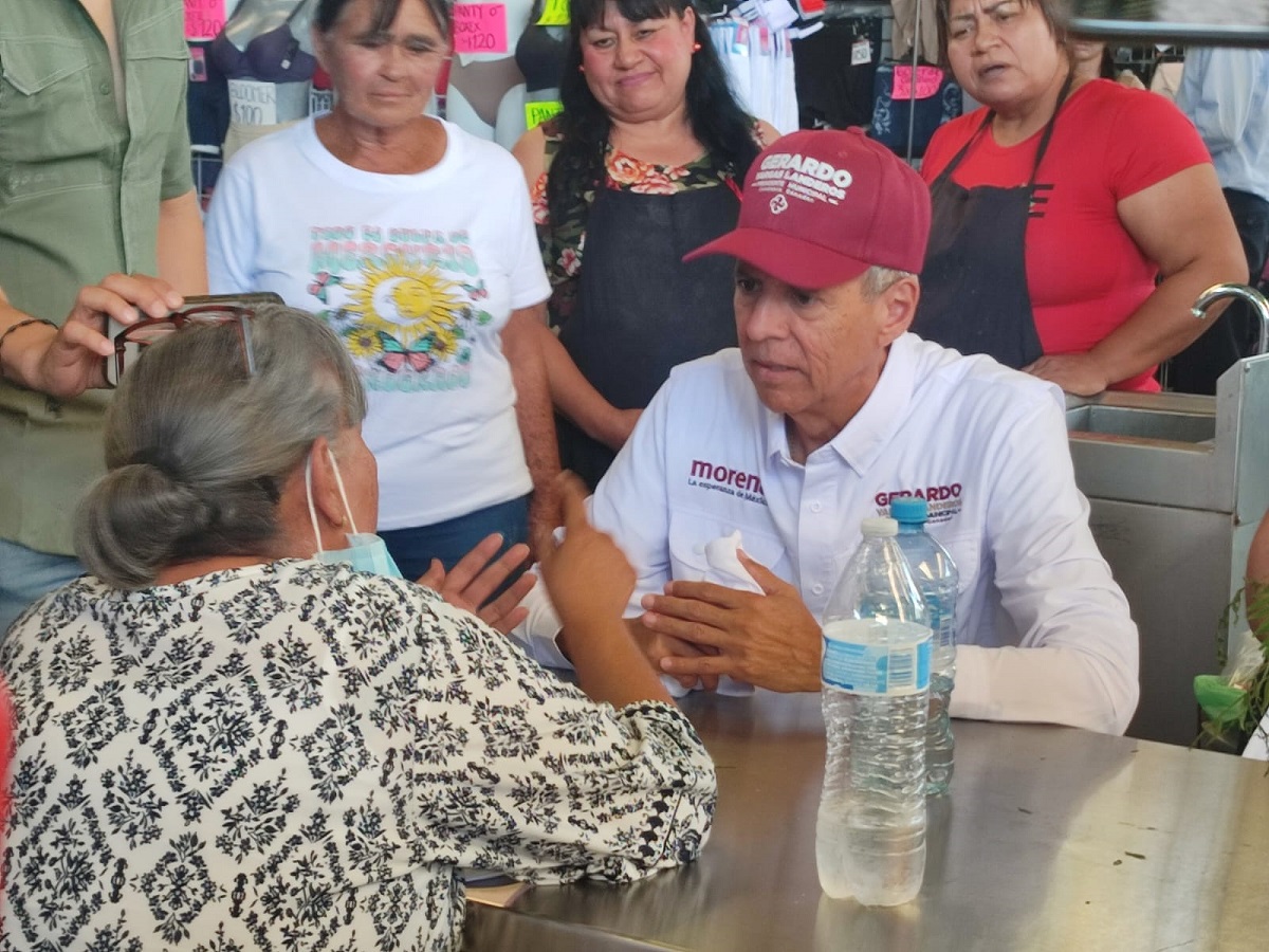 Desde el ofrecimiento del voto a Morena hasta quererlo ver como gobernador escucha a su paso Gerardo Vargas