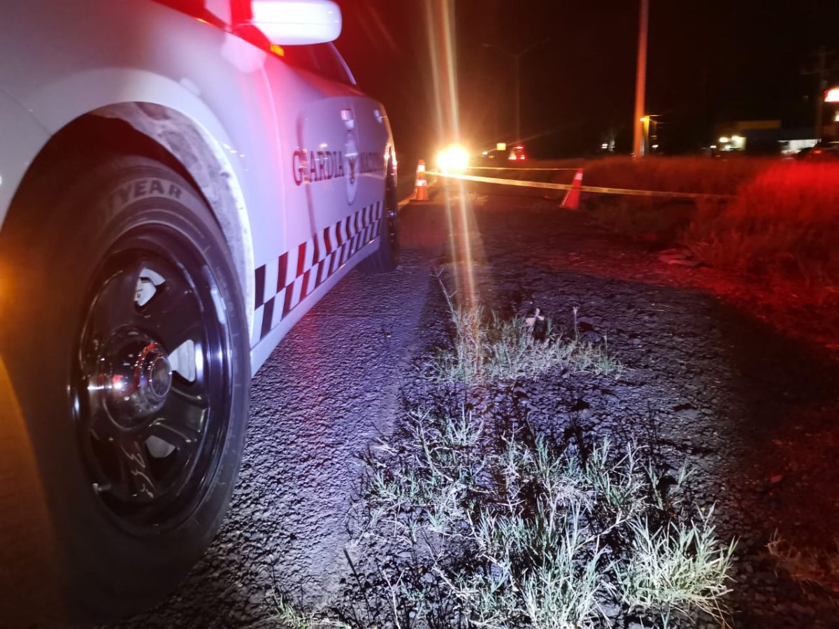 Motociclista pierde la vida, luego de ser atropellado por un tráiler en la carretera federal México 15, en Ahome